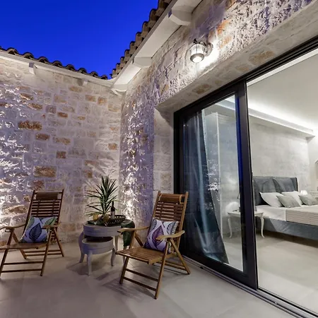 Del Norte Villa *